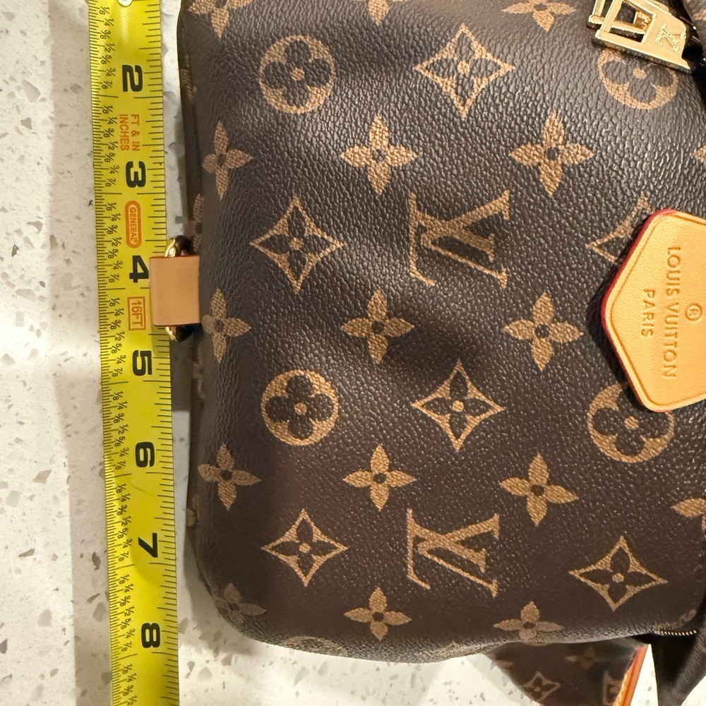🤩Bumbag LV Monogram Crossbody - Picture 8 of 9